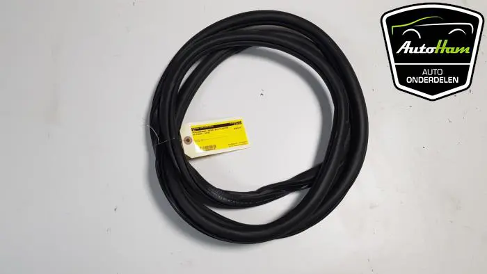 Portierrubber 4Deurs rechts-achter Volkswagen Passat