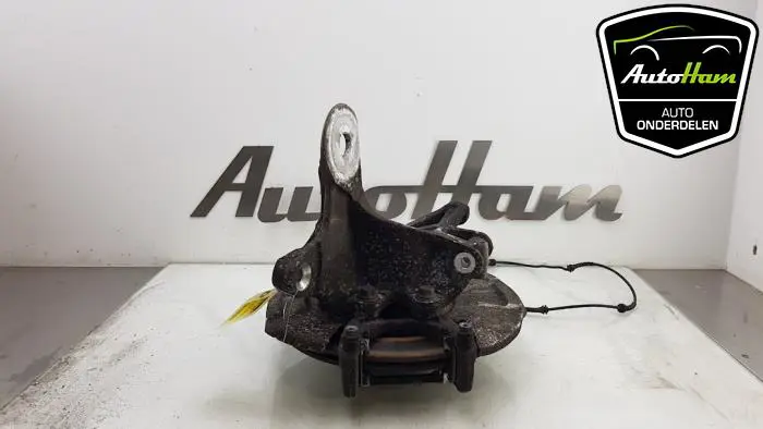 Wielnaaf achter BMW 5-Serie