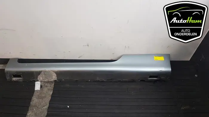 Zijskirt links Audi TT