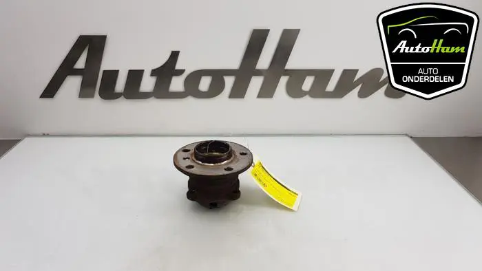Wielnaaf achter BMW 2-Serie