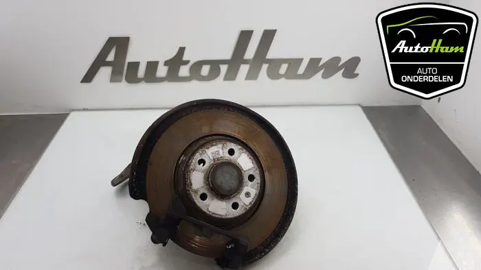Wielnaaf achter Audi A4