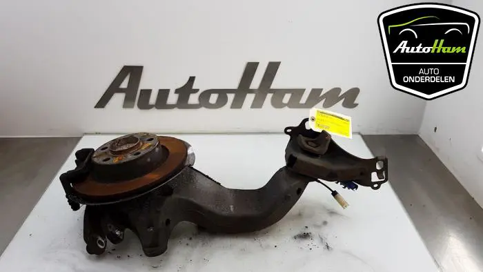 Wielnaaf achter Mini Countryman