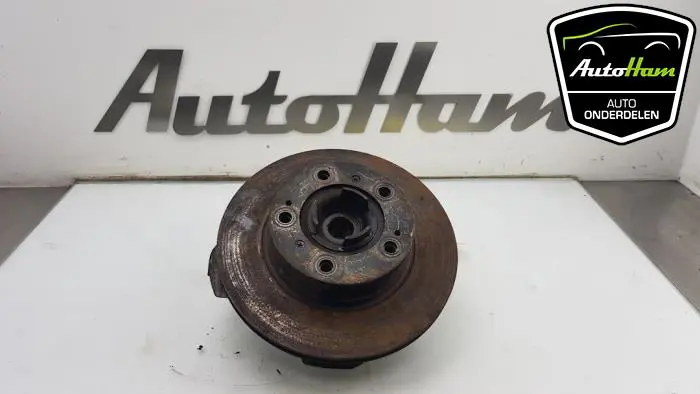 Wielnaaf achter Porsche Boxster