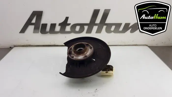 Fusee links-voor Opel Meriva