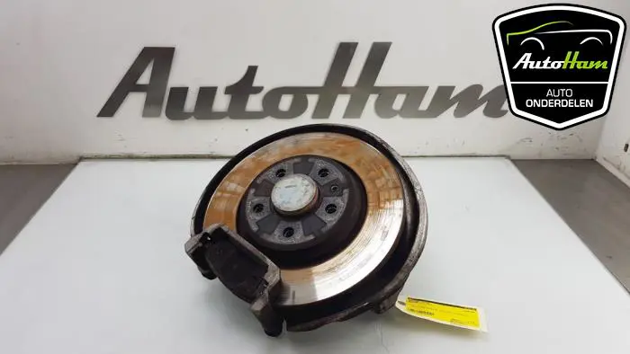 Wielnaaf achter Audi A5
