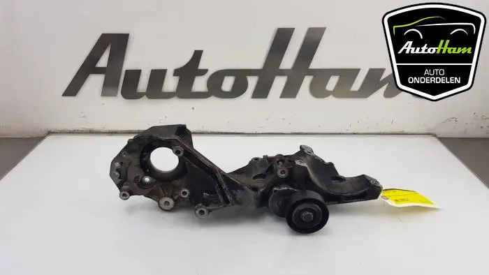Dynamosteun boven Volkswagen Passat