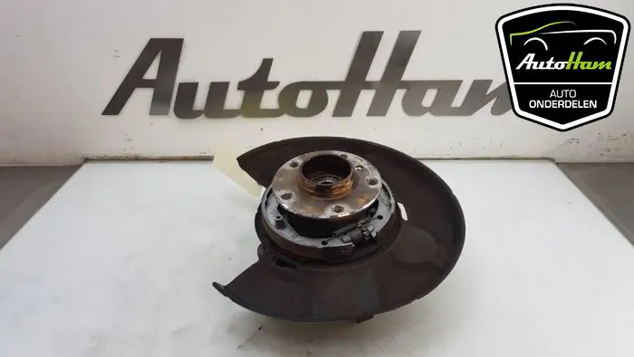 Wielnaaf achter BMW 3-Serie