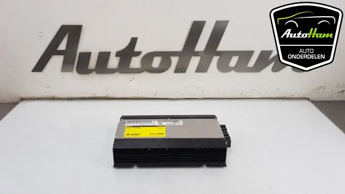 Radio versterker Volkswagen Golf
