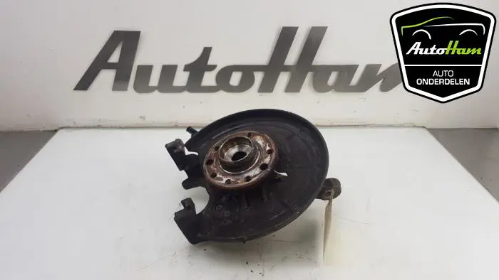 Fusee links-voor Opel Meriva