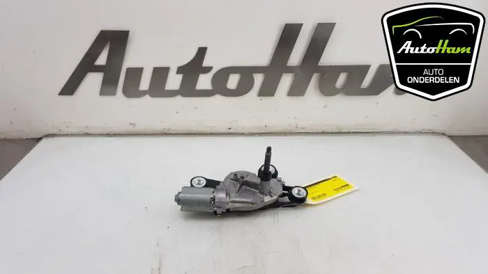 Ruitenwissermotor achter Ford Fiesta