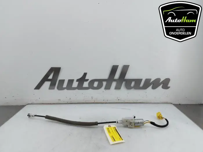 Gordelspanner links Porsche Cayenne
