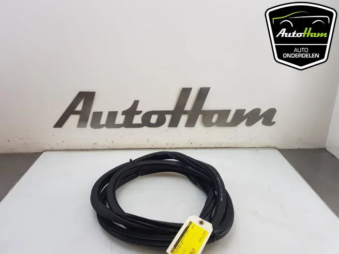 Portierrubber 4Deurs rechts-achter Volkswagen Golf