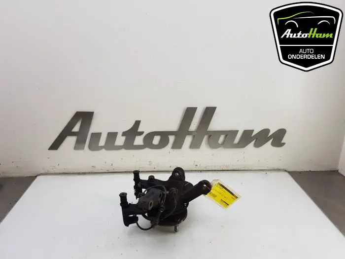 Fusee links-voor Suzuki Celerio