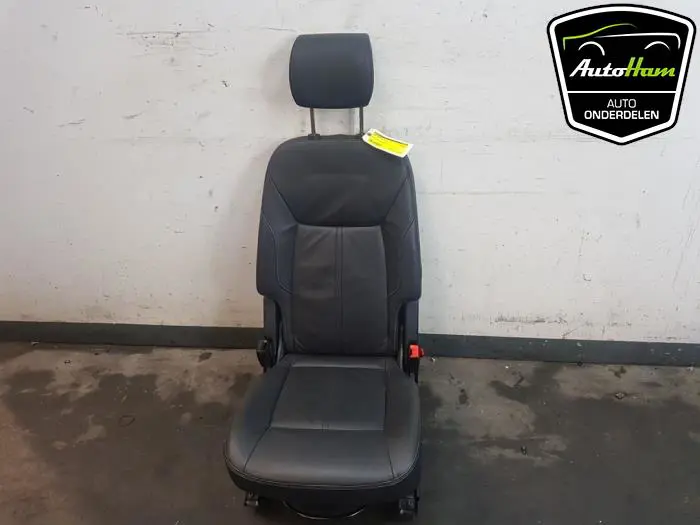 Stoel achter Ford S-Max