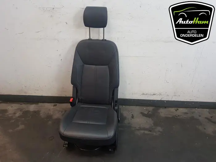 Stoel achter Ford S-Max