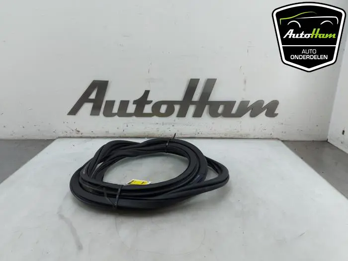 Portierrubber 4Deurs rechts-voor Audi Q2