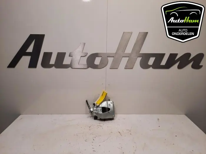 Remklauw (Tang) links-voor Skoda Fabia