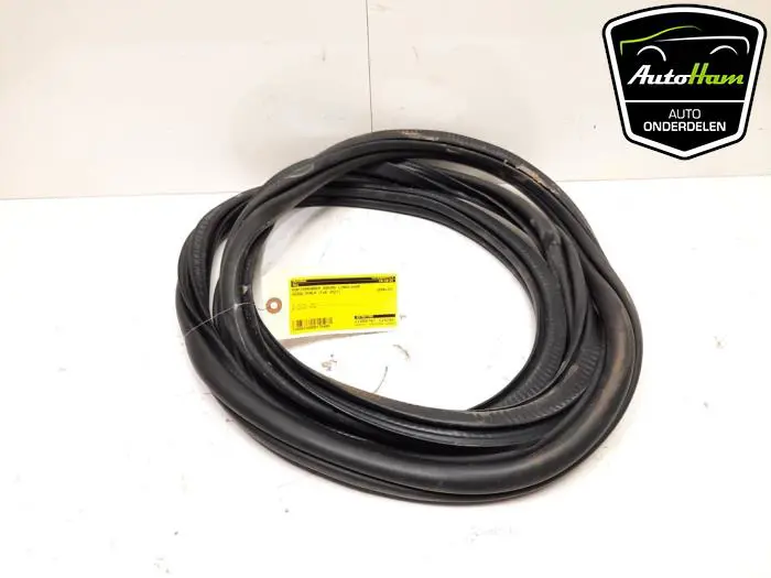 Portierrubber 4Deurs links-voor Skoda Scala