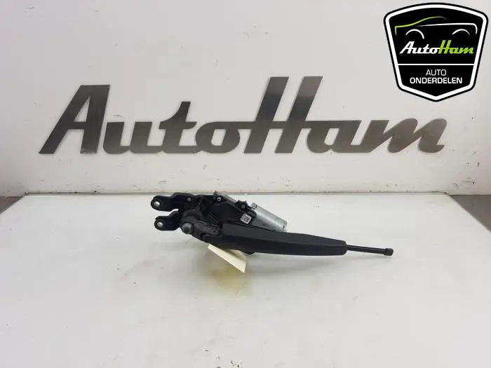 Ruitenwissermotor achter Ford Fiesta