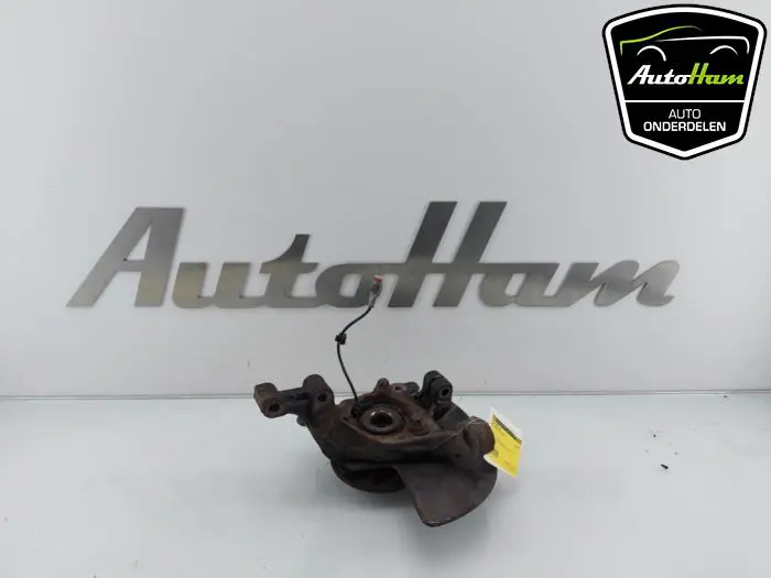 Fusee links-voor Opel Zafira