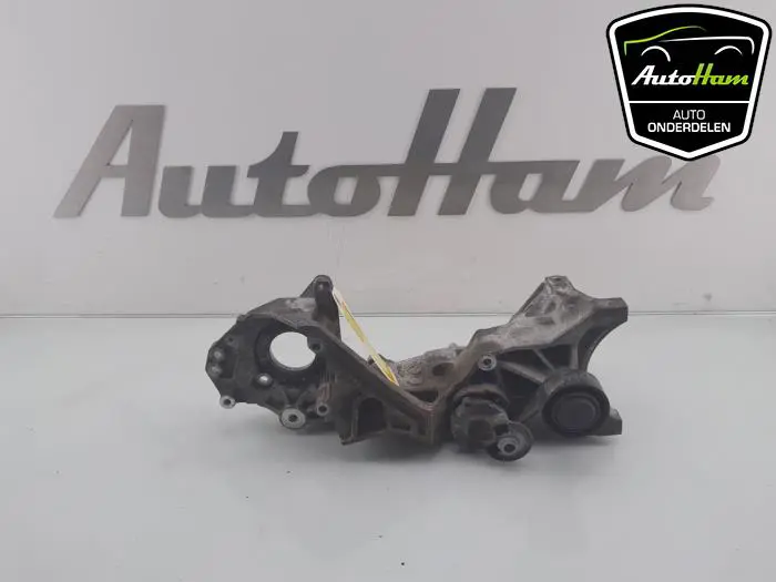 Dynamosteun boven Audi A4
