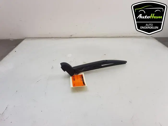 Ruitenwisserarm achter Suzuki Swift