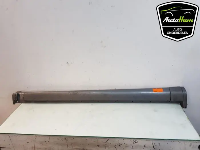 Zijskirt links Porsche Cayenne