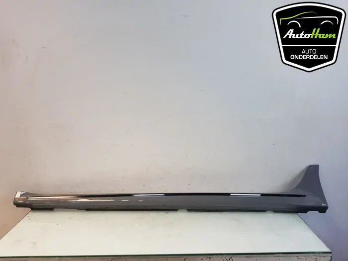 Zijskirt links Audi RS4