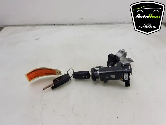 Kontaktslot+Sleutel Opel Corsa