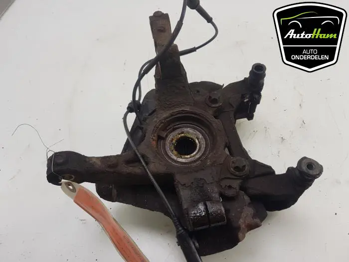 Fusee links-voor Peugeot Bipper