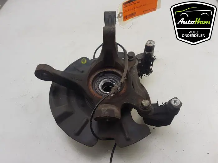 Fusee links-voor Suzuki Vitara