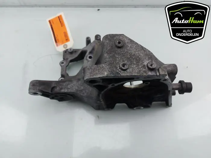 Steun dieselpomp Opel Zafira C