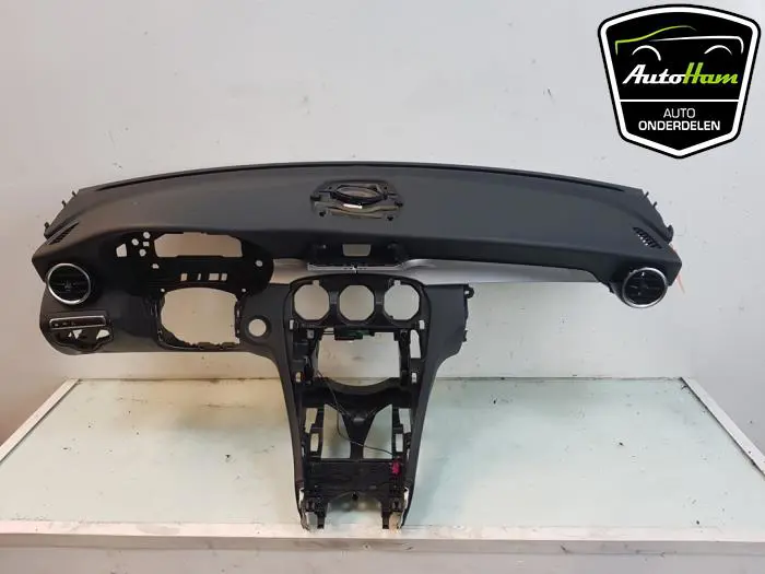 Dashboard Mercedes C-Klasse