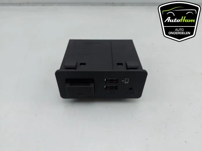 AUX/USB aansluiting Mazda 2.