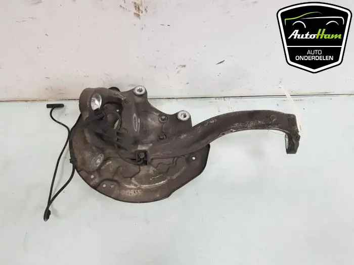 Fusee links-voor Mercedes C-Klasse