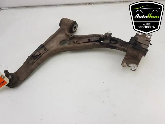 Draagarm links-voor Mercedes B-Klasse