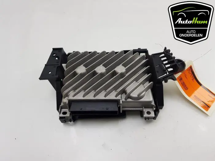 Radio versterker Volkswagen Golf