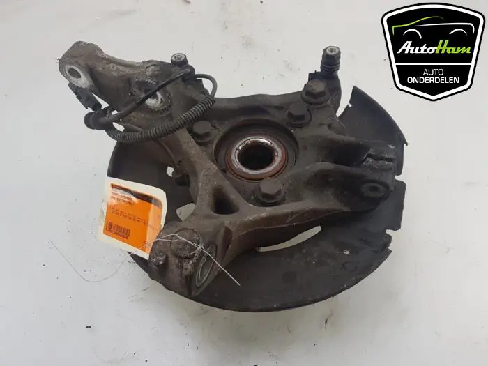 Fusee links-voor Opel Zafira C