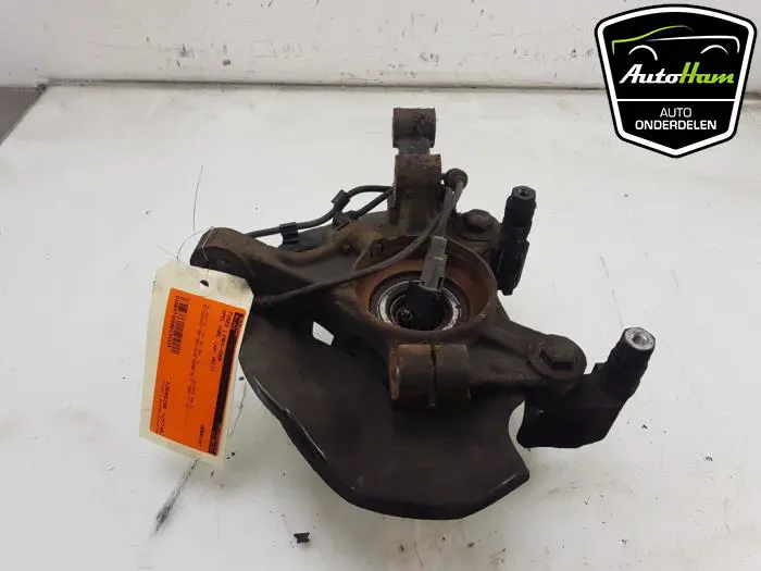 Fusee links-voor Opel Karl