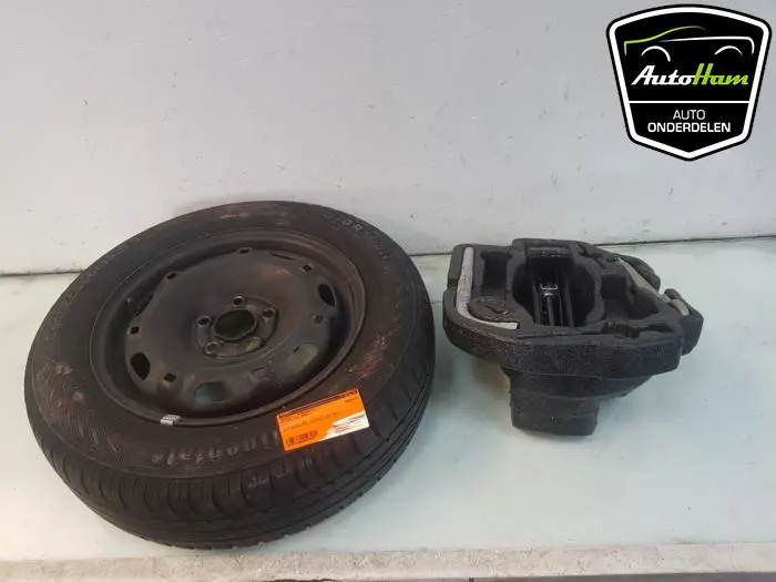 Krikset + reservewiel Volkswagen Fox