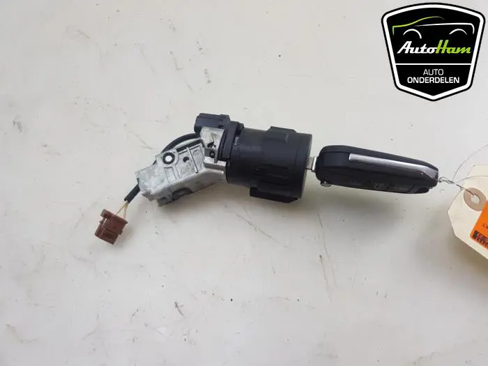 Kontaktslot+Sleutel Opel Corsa