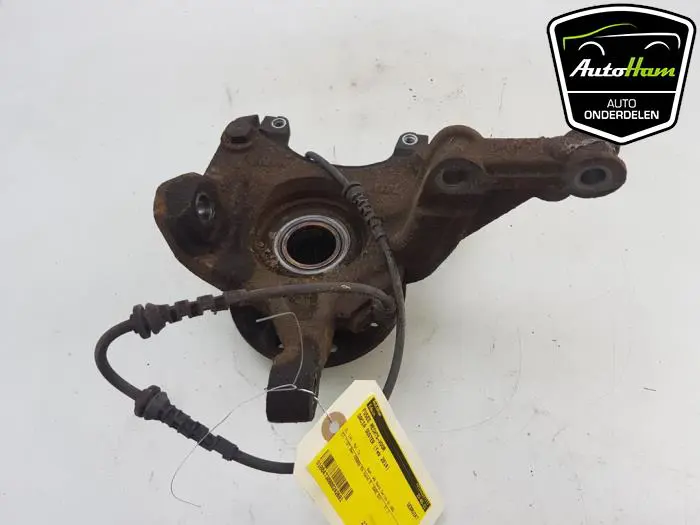 Fusee rechts-voor Dacia Duster