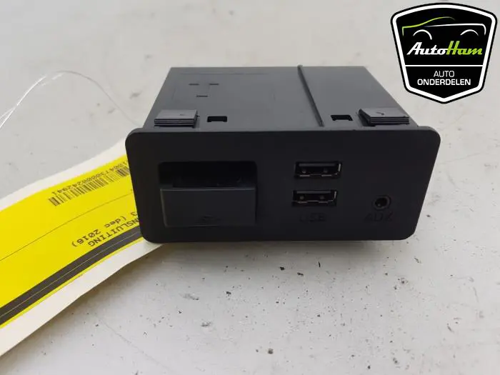 AUX/USB aansluiting Mazda CX-3