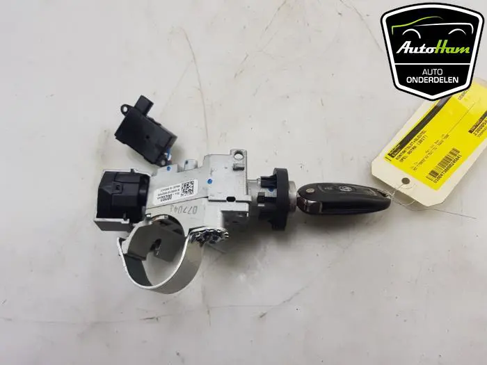 Kontaktslot+Sleutel Opel Astra