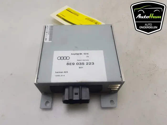 Radio versterker Audi A4