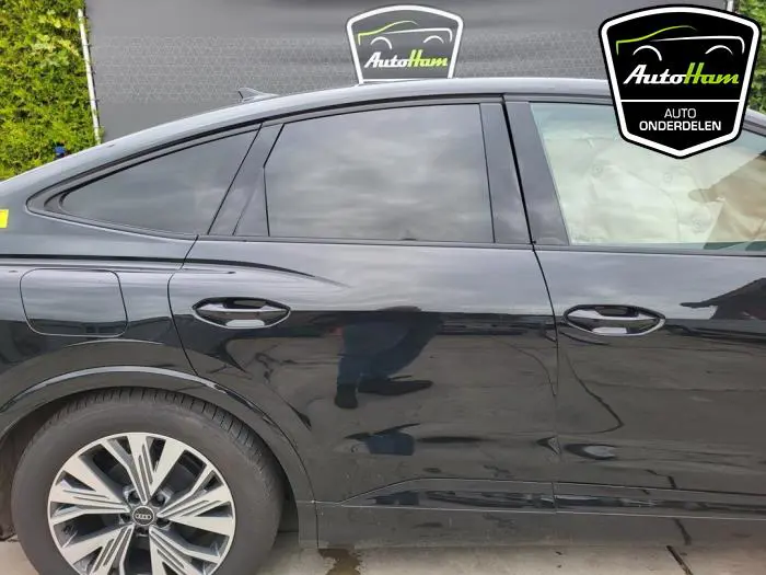Portier 4Deurs rechts-achter Audi Q4