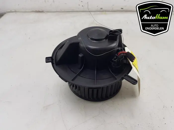 Kachel Ventilatiemotor Volkswagen Caddy