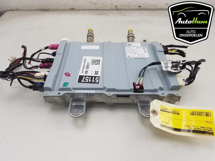 Computer hybride accu Tesla Model S
