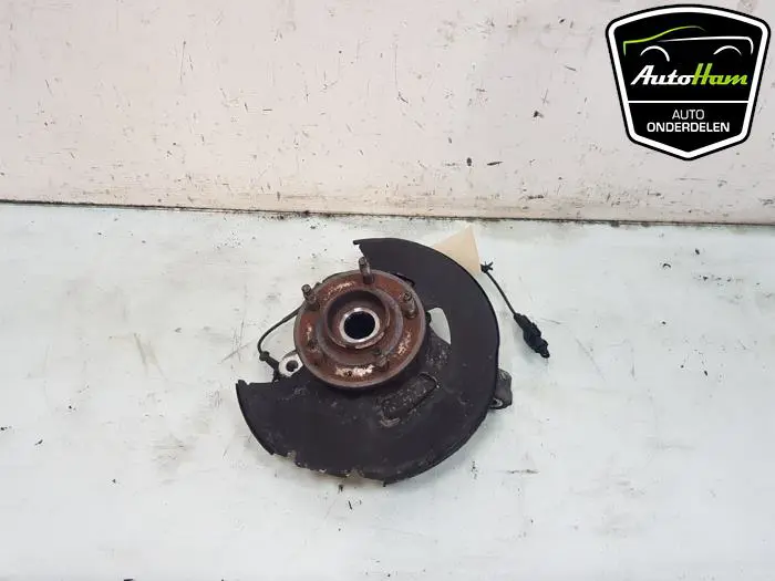 Fusee links-voor Opel Zafira