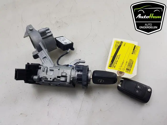Kontaktslot+Sleutel Opel Zafira C